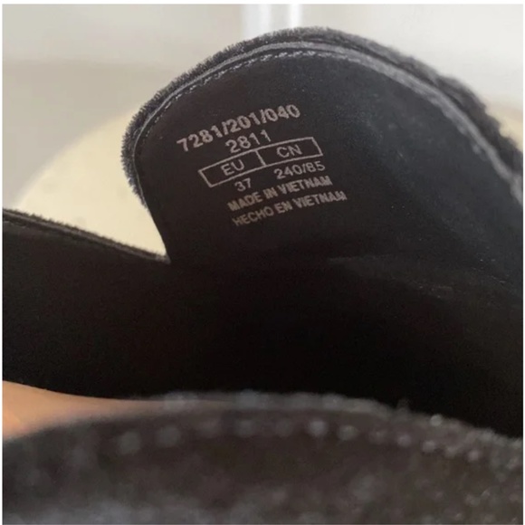 ZARA Trafaluc BLACK VELVET Mules Flats w GOLD SPIDER - Picture 2 of 10